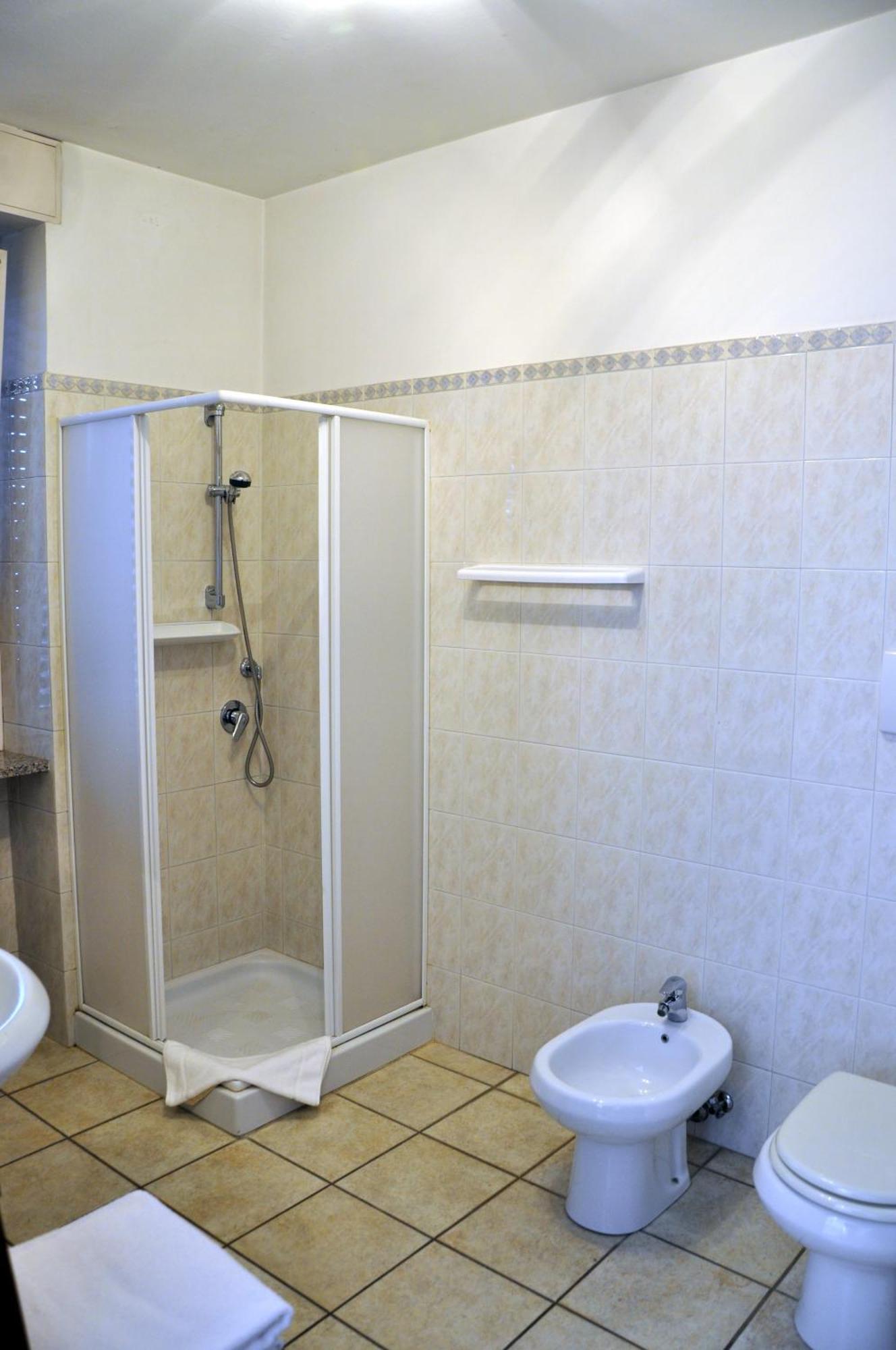 Hotel Ristorante La Torretta Bianze ภายนอก รูปภาพ